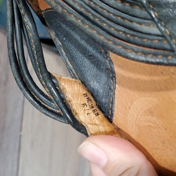 Born Women Comfort Leather Flip Flop Thong Sandals shoes sz 7 - Picture 9 of 10